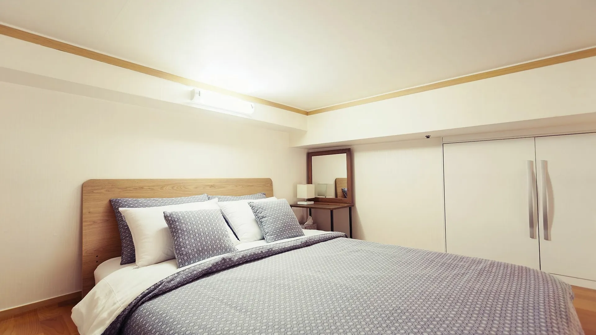 202 House Seoul Station Apartment